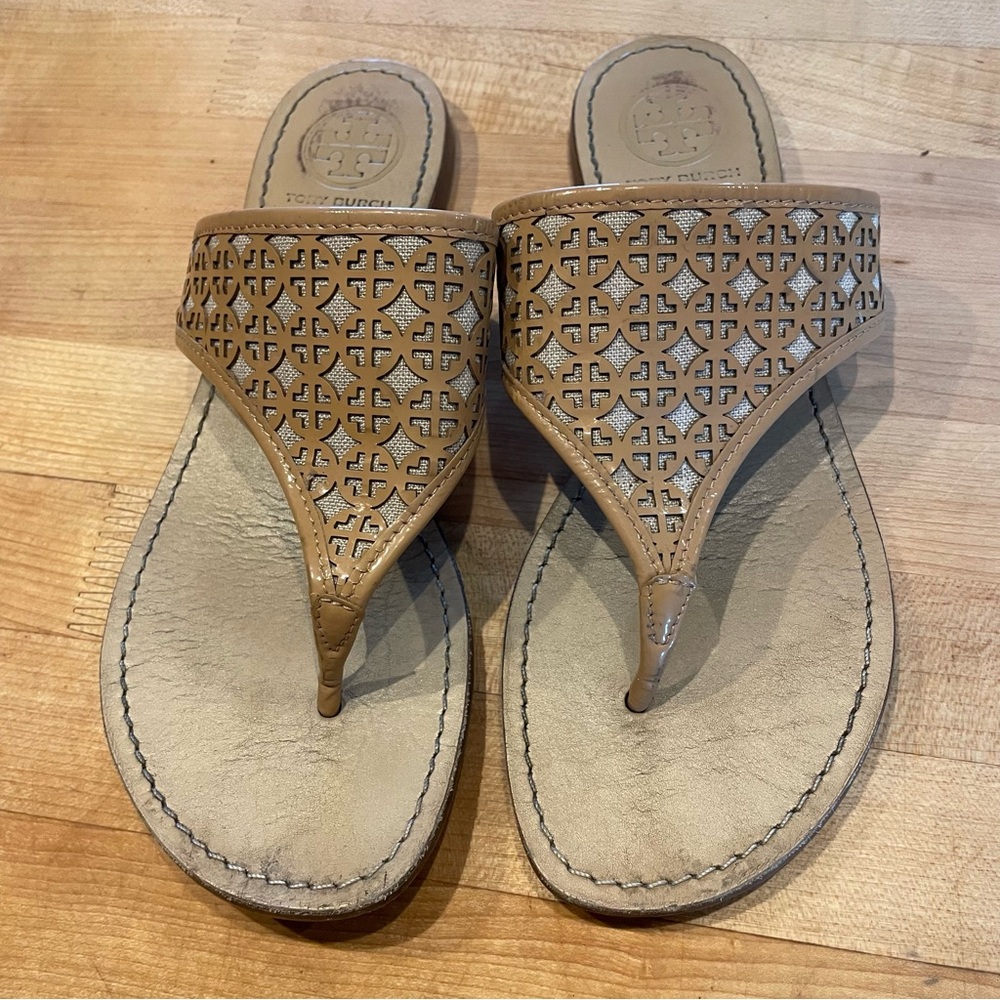 Tory Burch Women's Size 7.5 Daisy
Perforated Roselle Thong Sandal